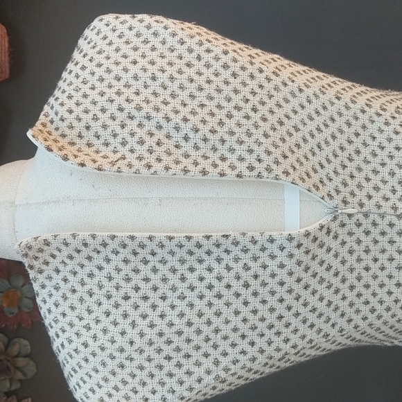 Cute retro looking dress - Picture 6 of 7